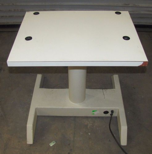 SYNEMED OPHTHALMOLOGY MODEL 101-T POWER TABLE  (#1631)