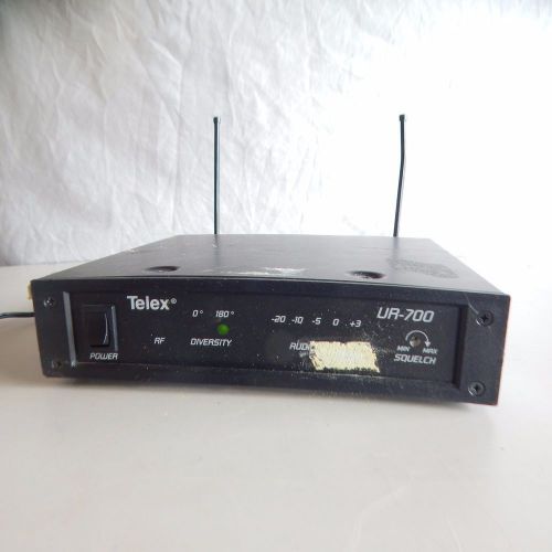 f2156) TELEX UR-700 UHF Wireless Microphone System
