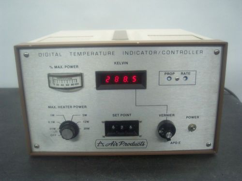 SI SCIENTIFIC INSTRUMENTS MODEL 3700-APDE AIR PRODUCTS DIGITAL TEMP. CONTROLLER