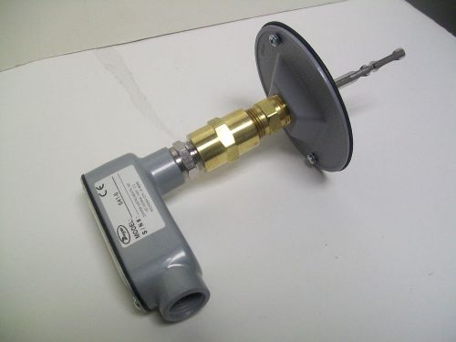 Dwyer instruments 641-6 air velocity transmitter 6&#034; probe length for sale