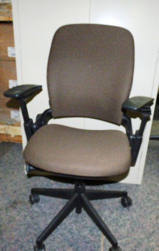 HERMAN MILLER BROWN LEATHER LEAP CHAIR PRE-OWNED