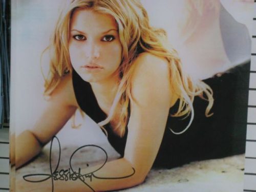 New Huge large Jessica Simpson cloth picture poster signed 6&#039; X 4&#039; RARE