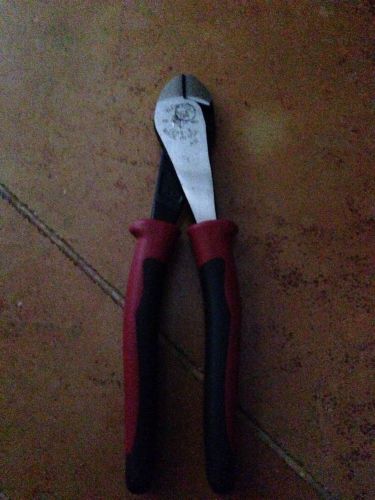 Klein Tools Journeyman Diagonal Cutting Pliers High Leverage Angled Head- J248-8