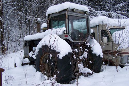 White field boss Tractor 2-135 12,200 hours not running parts only.