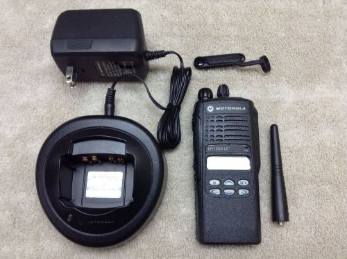 Motorola UHF HT1250LS+ 32 Conv. Ch. model new battery UHF ant. &amp; charger