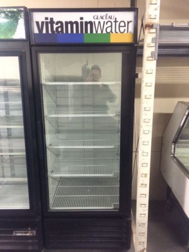 True gdm-26 30&#034; swing glass door refrigerator merchandiser cooler for sale