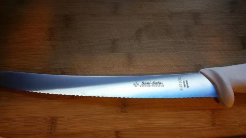 10-Inch, Curved Bread Knife #S147-10SC. SaniSafe by Dexter Russell. NSF Rated