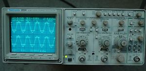 Tektronix 2224 60MHz Analog Digital Oscilloscope, Two Probes, Power Cord