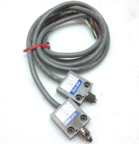 Lot of 2 micro switch roller 914ce3-3 5a/250vac &amp; micro switch 914cei8-3 switch for sale