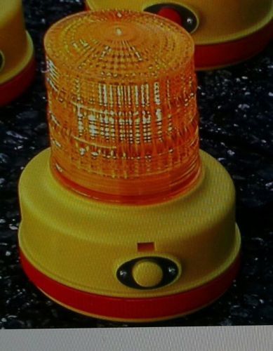 MAGNETIC AMBER SAFETY FLASH STROBE LIGHT WATER RESISTANT CAR TRAFFIC BEACON NEW