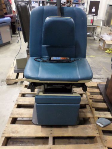 Ritter Midmark 411 Power Programmable Exam Chair - Footswitch, Remote (faulty)