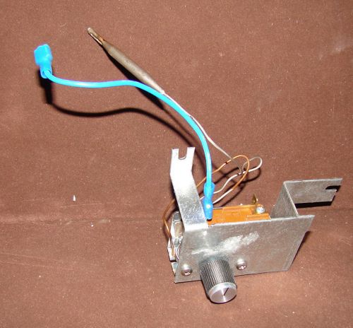 Thermostat assembly with bracket and knob, from USI CSL2700 Laminator