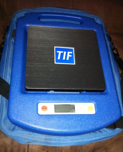 TIF TIF9030 compact refrigerant scale in perfect condition with carry bag!