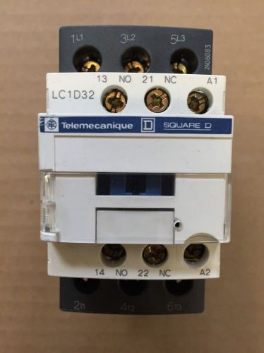 Square D LC1D32 Contactor, 50A, 200-600VAC, 5-25HP, 3 Pole, 120V Coil