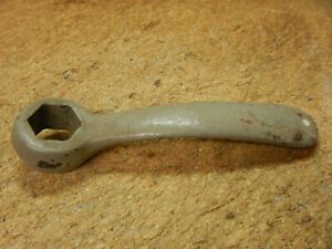 DELTA MILWAUKEE CAST IRON WRENCH FOR WOOD LATHE TAILSTOCK &amp; TOOL REST BASE