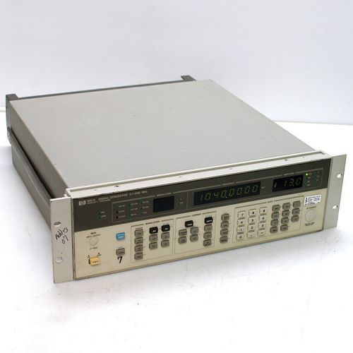 HP 8657A Signal Generator 100kHz to 1.04GHz +13dBm to -143dBm Opt 002 Rack Mount