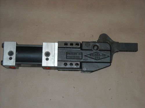 DE-STA-CO A895B-20-72-R1000-C100K Pneumatic Clamp, With Arm, No Sensor, Used