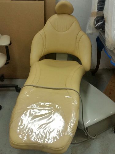 Midmark Evalance Dental Chair with Dr and Asst Stool    (I can ship)