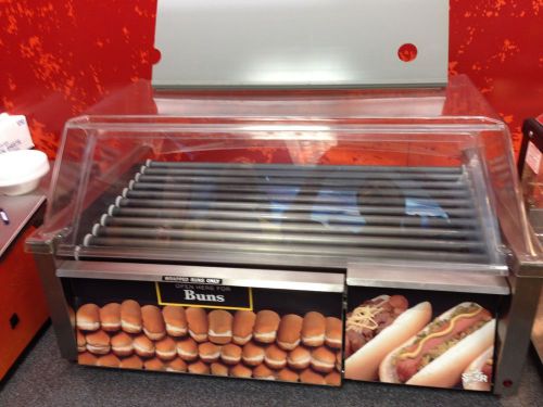 STAR GRILL MAX 30 HOT DOG GRILL - BUILT IN BUN DRAWER - SNEEZE GUARD