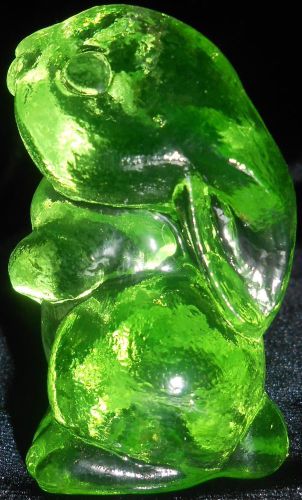Green Vaseline glass Brian bunny rabbit uranium glow easter egg yellow canary nr