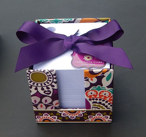 Vera Bradley TAKE NOTE CUBE in PLUM CRAZY NWT Great for Easy Desktop Use