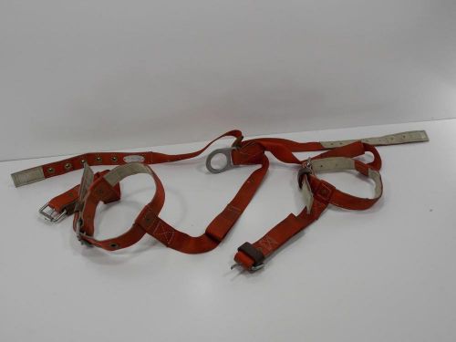 NICE KLEIN TOOLS FALL ARREST HARNESS SIZE MEDIUM  MODEL 5450 LINEMANS BOWHUNTERS