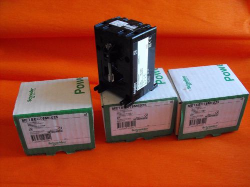 Schneider Electric METSECT5ME025.Current Transformer.250/5A.0.72/3KV.(LOT3PC)NEW