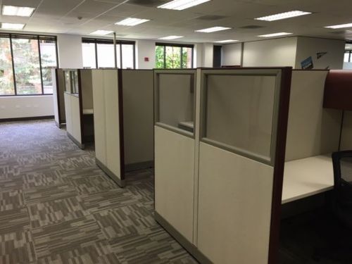 Edl-026 - grey &amp; maroon - 6x8 knoll - cubicles - $750 for sale