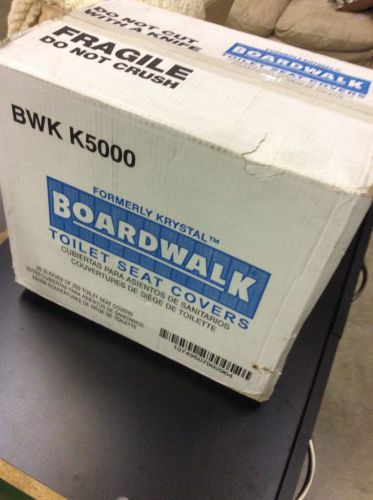 Boardwalk K5000 Half-Fold Toilet Seat Covers, 250 Covers/Sleeve, 20 Sleeves/Crtn