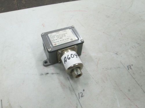 United Electric Type J6D Pressure Switch Mod #142 Range: 0-18 PSI 125/277V (NEW)
