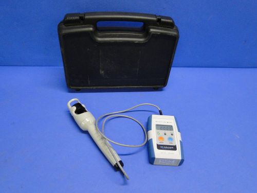 SGS SLTD 100 SALINITY/TDS/TEMPERATURE METER SERIAL #5476 IN CASE  S/W