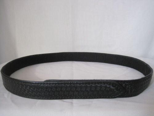 SAFARILAND Large Black Leather Velcro Duty Belt 1 1/2&#034; Wide 46&#034; Police Security