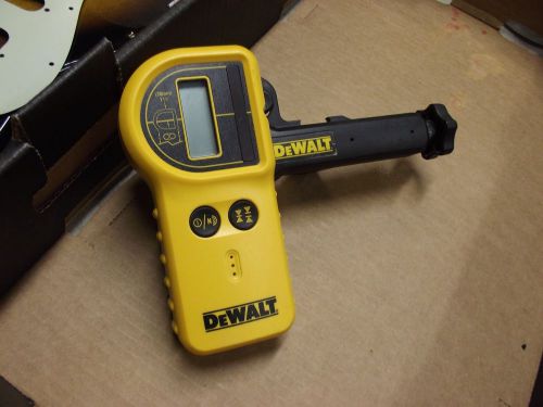 Dewalt DW07770 Detector for Rotating Survey Laser Level w/ rod clamp