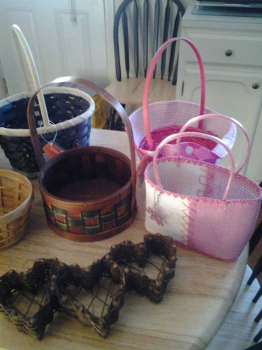 Gc huge lot of 9 baskets 2 easter with handels 1 with hat 3 new unused baskets for sale