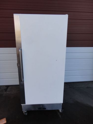 ARTIC AIR F22CW4 22 CUBIC FOOT COMMERCIAL FREEZER.  ICE CREAM.