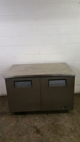True tuc-48 refrigerated prep table on wheels 115 volt tested for sale