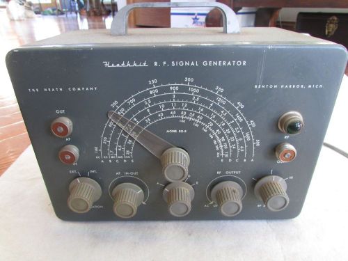 Vintage ORIGINAL Heathkit Signal Generator Model SG-8 - WORKS LIGHTS UP