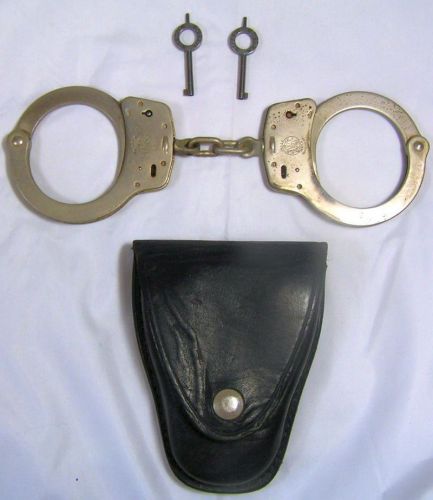 Vintage Smith &amp; Wesson Handcuffs Set Hand Cuffs With Smith &amp; Wesson Leather Case