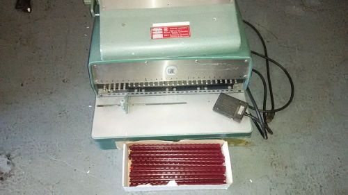 GBC Electric 19 Hole Punch with Stringer &amp; 1500+ cones
