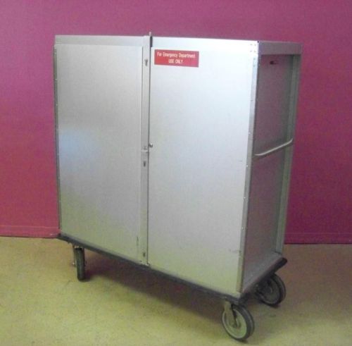 Metro t544a enclosed industrial medical grade linen cart stand rolling storage for sale