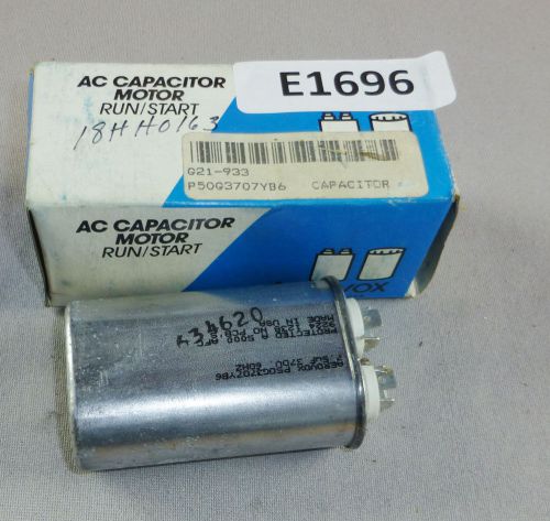 Aerovox g21-933 motor run capacitor, oval, cr7.5x370, 7.5mfd, 370v 60hz for sale