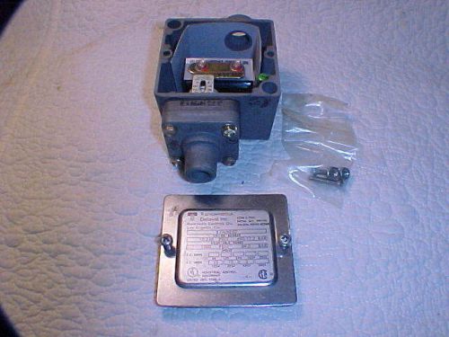 Transamerica Delaval Econ-O-Trol Pressure Switch E1H-H250 Barksdale 10-250 PSI