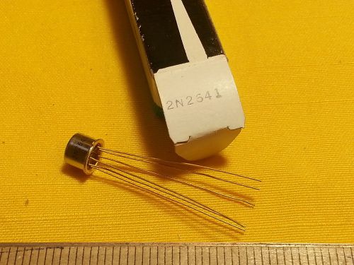 2N2641 GE Transistor  NPN Si Dual Differential Amp Gold Plated Leads TO39
