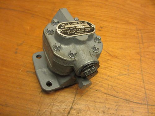 Yale &amp; Towne NEW OLD STOCK Pump 5070598-00  GCYD29Y1E8