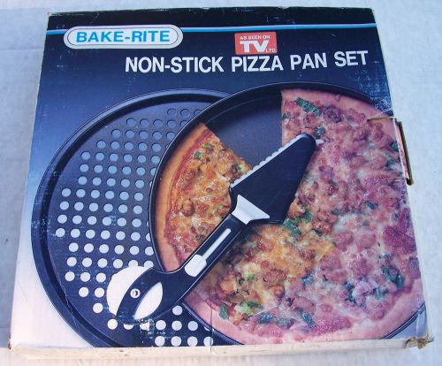 13&#034; NON STICK DEEP DISH PIZZA PAN 13&#034; CRISPER PERFORATED PAN CUTTER/SERVER, BOOK