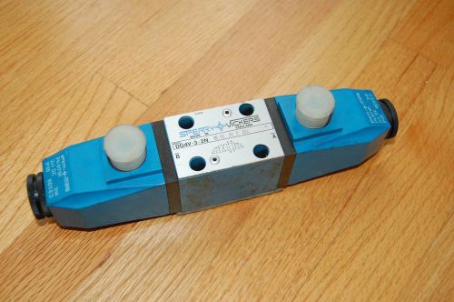 Used Vickers solenoid operated directional control valve DG4V-3-2N-M-U-H7-30