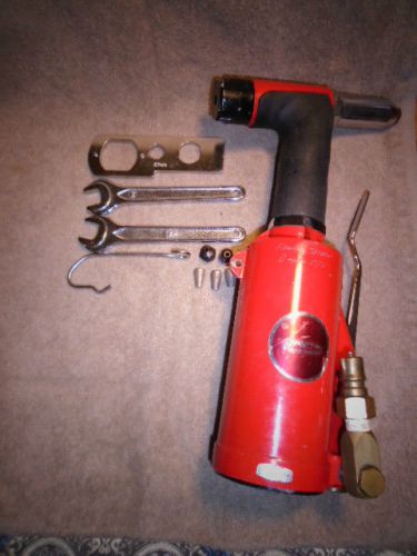 DAYTON PNEUMATIC GUN 4CA32 WITH ACESSORIES AND IN CASE/GREAT WORKING ORDER