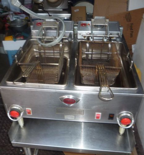 Wells F-88 Double Baskets Electric Deep Fryer with Custom Stainless Steel Stand