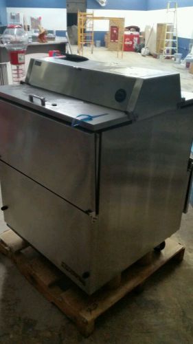 True TMC-34-S-DS Refrigerator commercial  milk cooler