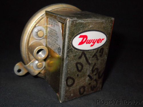 Used Dwyer SPDT Differential Pressure Switch, 0.07 to 0.15 W.C., Cat 1910